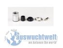 Das Bild zeigt fünf kleine Einzelteile in einer Reihe auf weißem Hintergrund: eine silberne Metallmutter, eine schwarze Kunststoffkappe, einen schwarzen Gummiring, einen silbernen Metallring und ein kleines Metallventil. Im unteren Bereich befindet sich das blau-graue Logo der Firma „auswuchtwelt“ mit dem Schriftzug „we balance the world“ und einer stilisierten Weltkugel.
